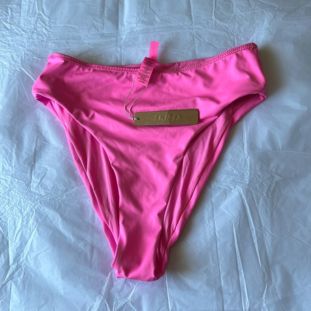 Skims swim bottoms mid waist, color: TAFFY. Size: S NWT